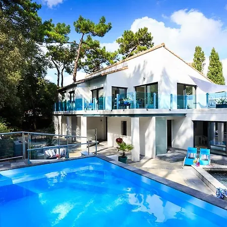 Vila Saint-vincent-sur-jard Sleeps 8