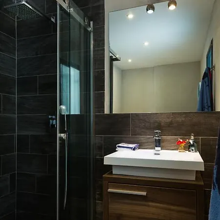 Vila Saint-vincent-sur-jard Sleeps 8 *